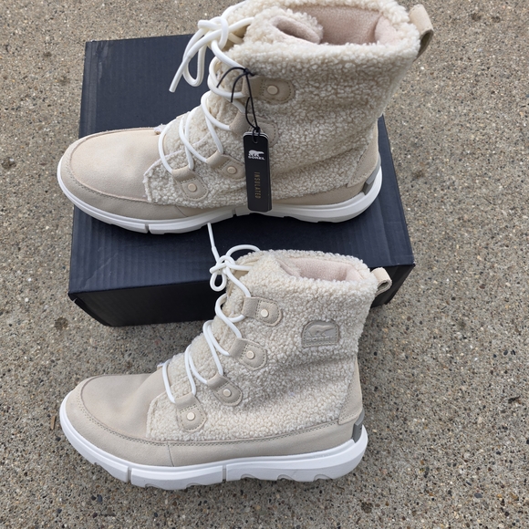 Sorel Shoes - Sorel Cozy Sherpa Insulates  Women's Boots - Cream Size 11